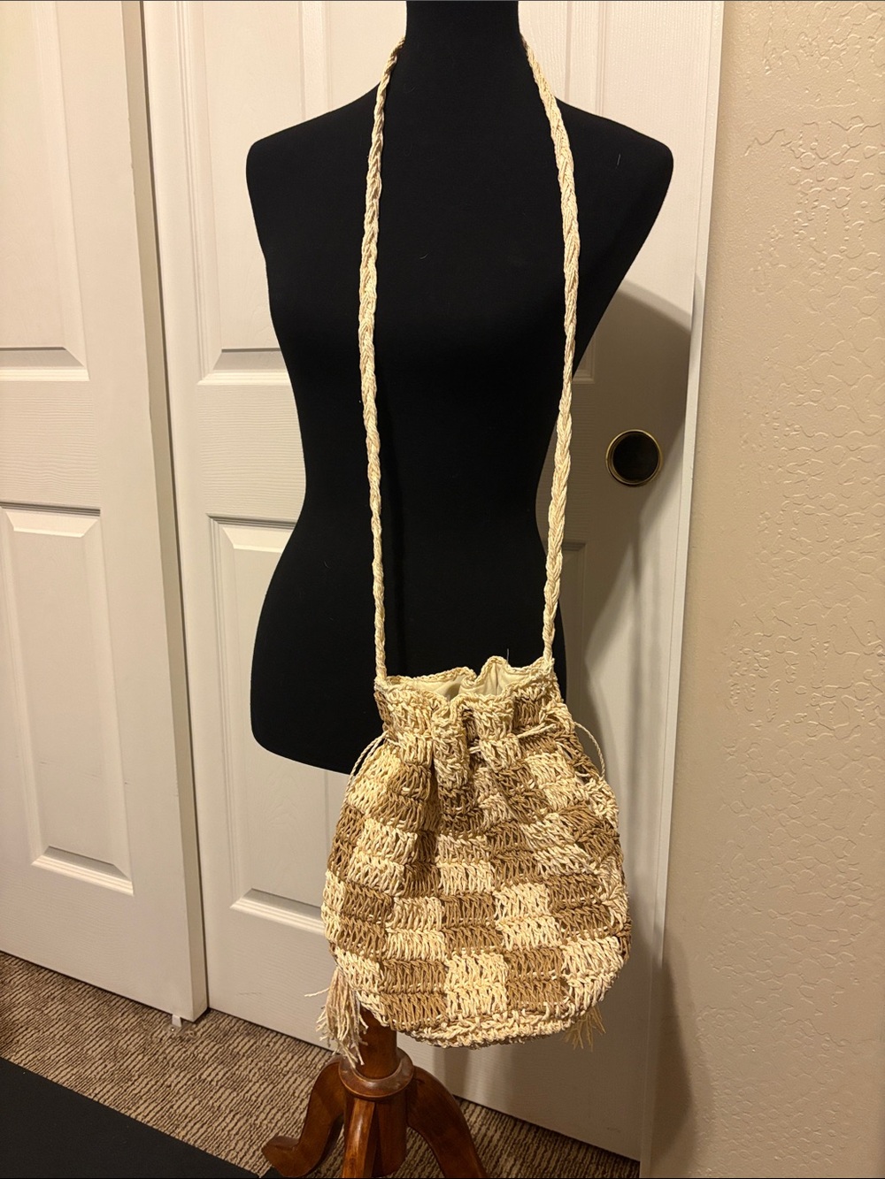 Handwoven Checkered Straw Bucket Bag - Cream and Tan